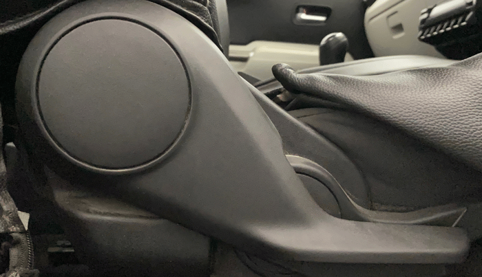 2018 Maruti IGNIS ALPHA 1.2, Petrol, Manual, 96,779 km, Driver Side Adjustment Panel