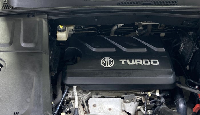 2021 MG HECTOR PLUS SUPER 1.5 PETROL TURBO HYBRID MT 7-STR, Petrol, Manual, 30,423 km, Engine View - Right