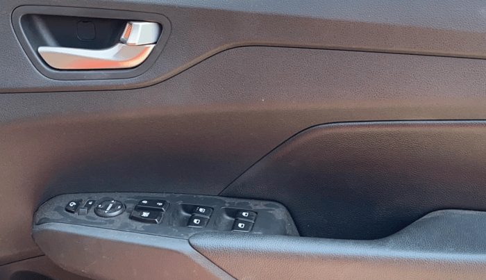 2021 Hyundai Verna SX (O) 1.0 TURBO DCT, Petrol, Automatic, 38,367 km, Driver Side Door Panels Control