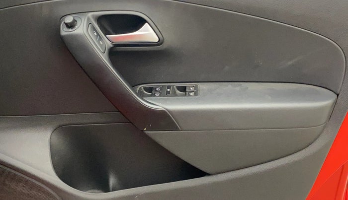 2016 Volkswagen Polo COMFORTLINE 1.2L, Petrol, Manual, 29,546 km, Driver Side Door Panels Control