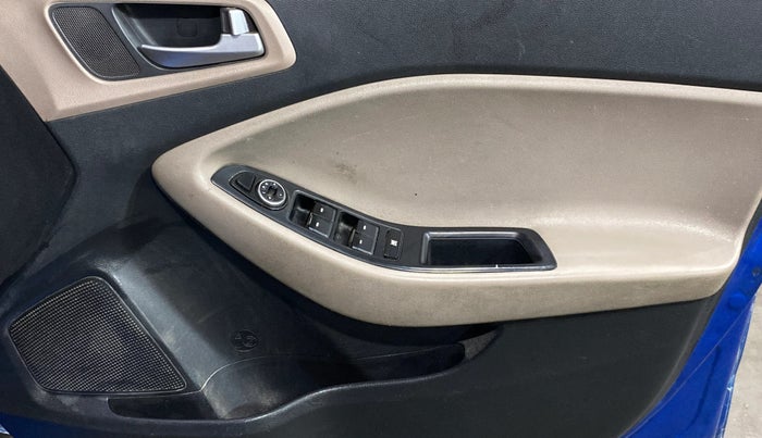 2017 Hyundai Elite i20 SPORTZ 1.2, Petrol, Manual, 1,17,819 km, Driver Side Door Panels Control