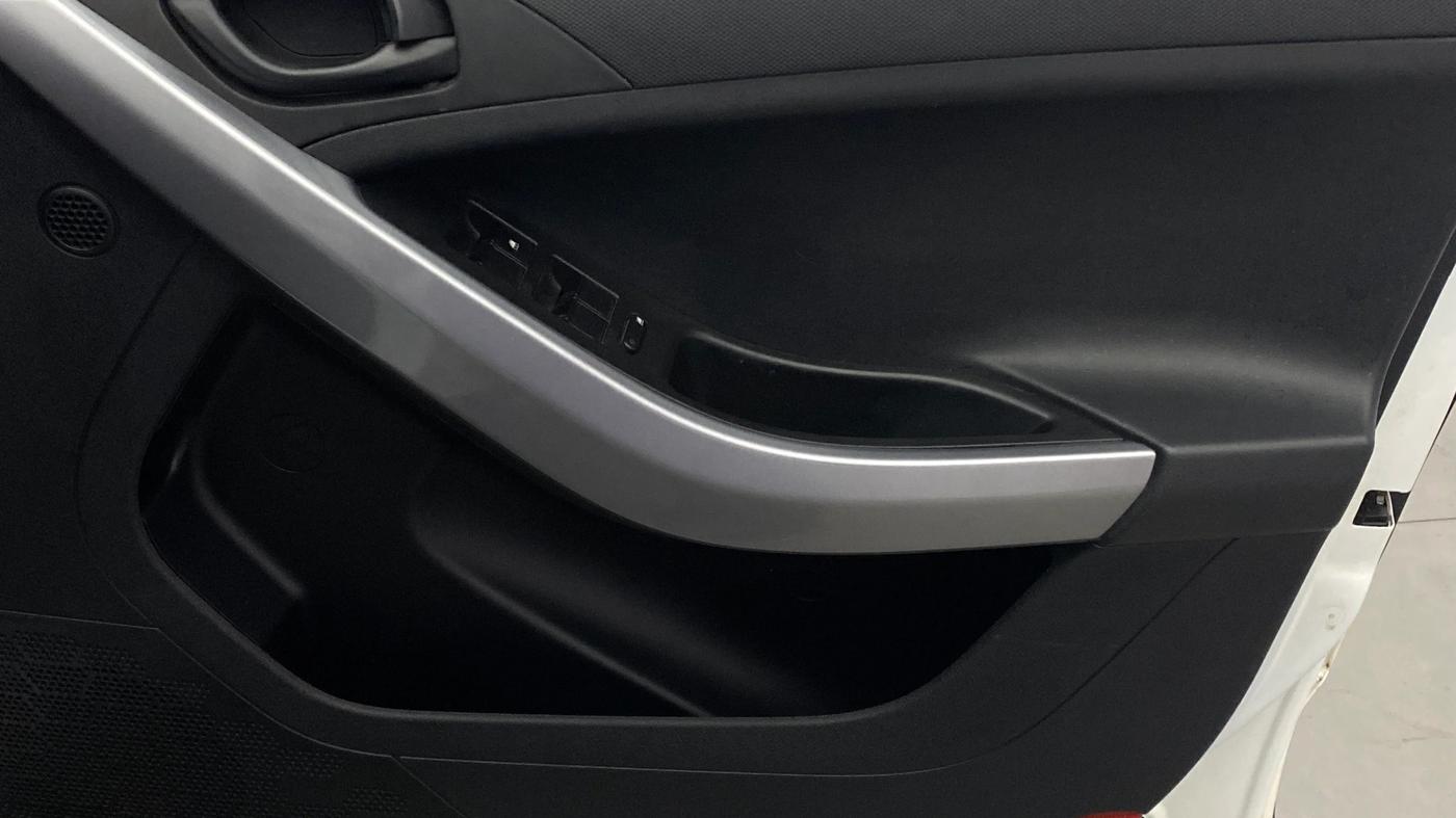2022 Tata NEXON XM PLUS SUNROOF PETROL, Petrol, Manual, 22,633 km, Driver Side Door Panels Control