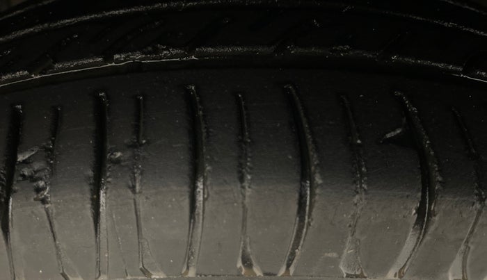 2014 Hyundai Xcent S 1.1 CRDI (O), Diesel, Manual, 86,400 km, Left Front Tyre Tread