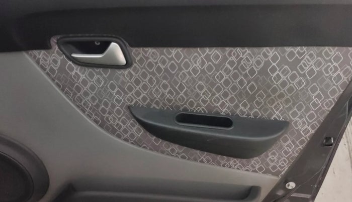 2017 Maruti Alto 800 VXI, Petrol, Manual, 31,273 km, Driver Side Door Panels Control