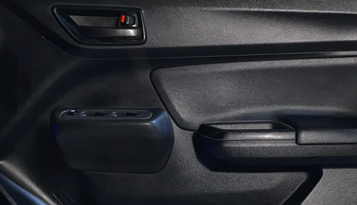 2020 Maruti Swift LXI, Petrol, Manual, 32,769 km, Driver Side Door Panels Control