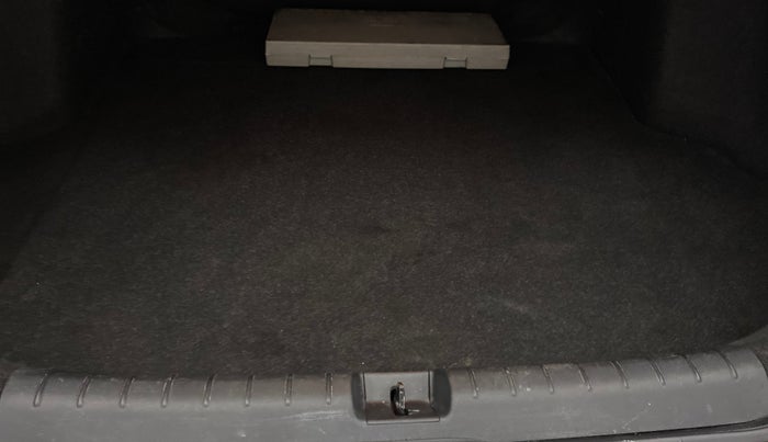 2019 Honda Civic 1.8L I-VTEC ZX CVT, Petrol, Automatic, 1,29,033 km, Boot Inside