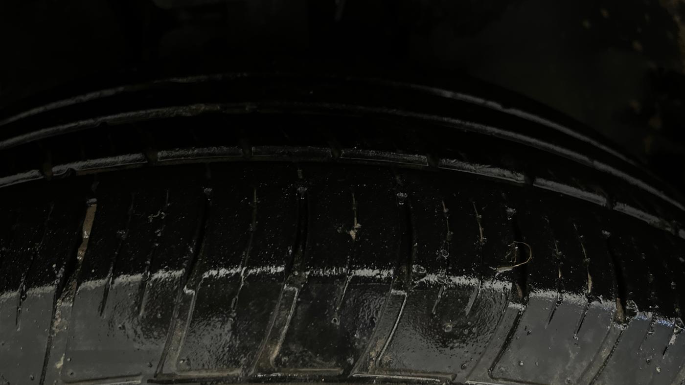 2023 Tata Harrier XT PLUS 2.0L KRYOTEC DARK EDITON, Diesel, Manual, 35,423 km, Right Front Tyre Tread
