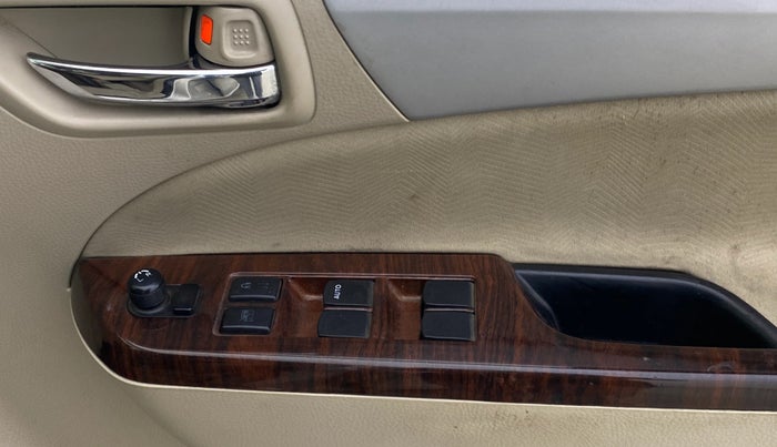 2016 Maruti Ertiga VXI AT, Petrol, Automatic, 71,206 km, Driver Side Door Panels Control