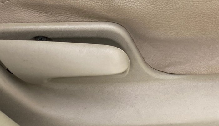 2016 Maruti Ertiga VXI AT, Petrol, Automatic, 71,206 km, Driver Side Adjustment Panel