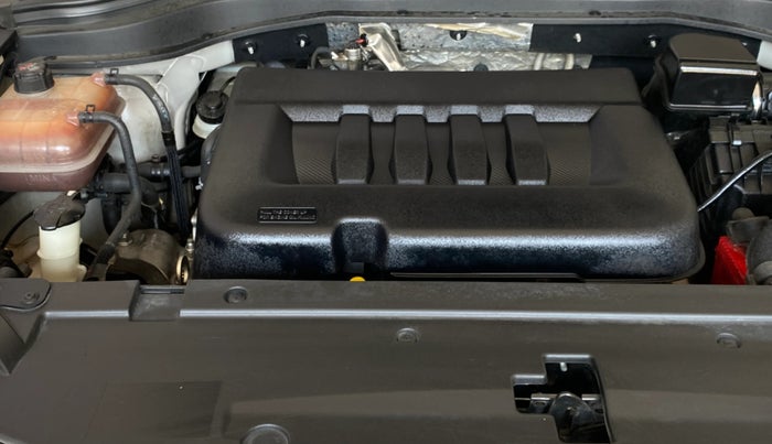 2022 Mahindra XUV700 AX 7 D AT 7 STR, Diesel, Automatic, 71,378 km, Engine View - Right