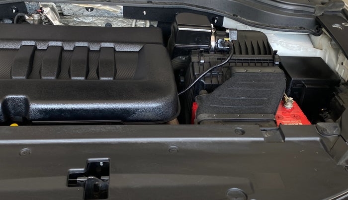 2022 Mahindra XUV700 AX 7 D AT 7 STR, Diesel, Automatic, 71,378 km, Engine View - Left