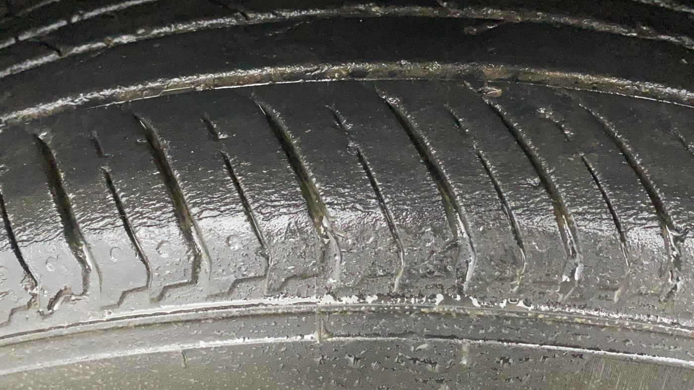 2021 Nissan MAGNITE XL, Petrol, Manual, 20,885 km, Left Front Tyre Tread