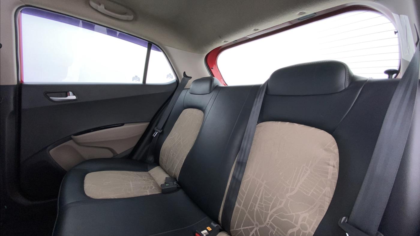 2019 Hyundai Grand i10 SPORTZ 1.2 KAPPA VTVT, Petrol, Manual, 20,361 km, Right Side Rear Door Cabin