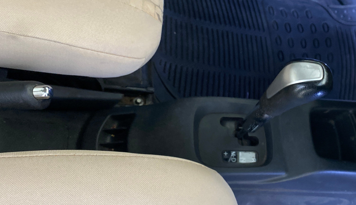 2017 Maruti Wagon R 1.0 VXI AMT, CNG, Automatic, 83,396 km, Gear Lever