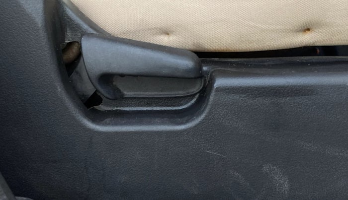 2017 Maruti Wagon R 1.0 VXI AMT, CNG, Automatic, 83,396 km, Driver Side Adjustment Panel