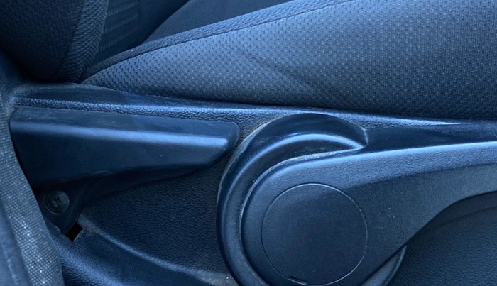 2016 Tata Tiago XZ PETROL, Petrol, Manual, 26,162 km, Driver Side Adjustment Panel