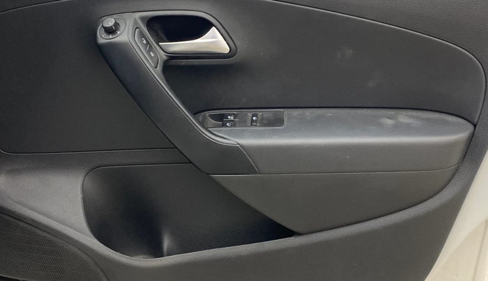 2021 Volkswagen Polo COMFORTLINE 1.0L TSI, Petrol, Manual, 58,087 km, Driver Side Door Panels Control