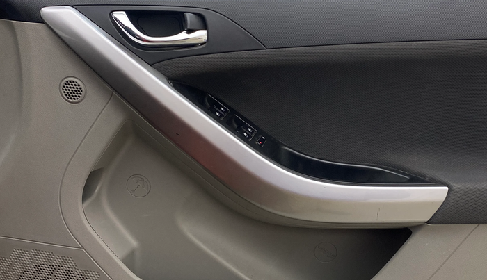 2018 Tata NEXON XZA PLUS PETROL, Petrol, Automatic, 59,962 km, Driver Side Door Panels Control