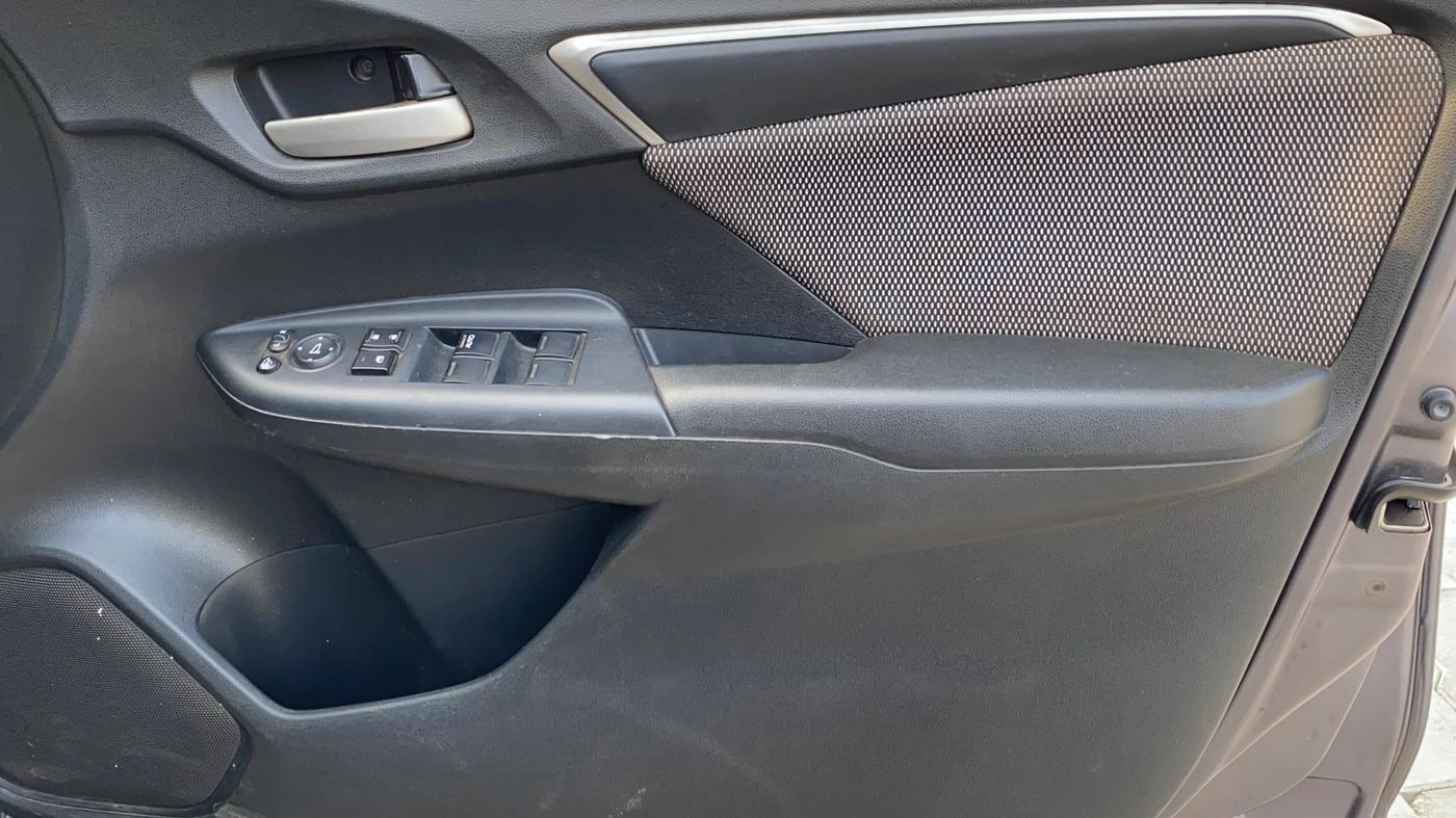 2018 Honda WR-V 1.5L I-DTEC VX MT, Diesel, Manual, 1,24,180 km, Driver Side Door Panels Control