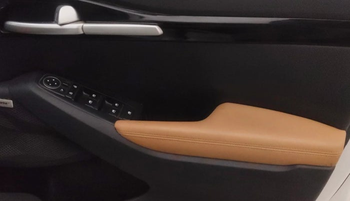 2022 KIA SELTOS HTX PLUS 1.5 DIESEL, Diesel, Manual, 64,473 km, Driver Side Door Panels Control