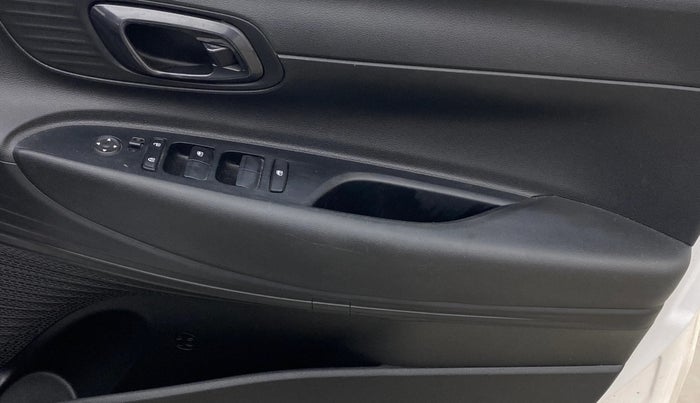 2020 Hyundai NEW I20 MAGNA 1.2 MT, Petrol, Manual, 38,736 km, Driver Side Door Panels Control