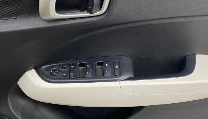 2024 Hyundai VENUE SX 1.2 PETROL, Petrol, Manual, 7,699 km, Driver Side Door Panels Control