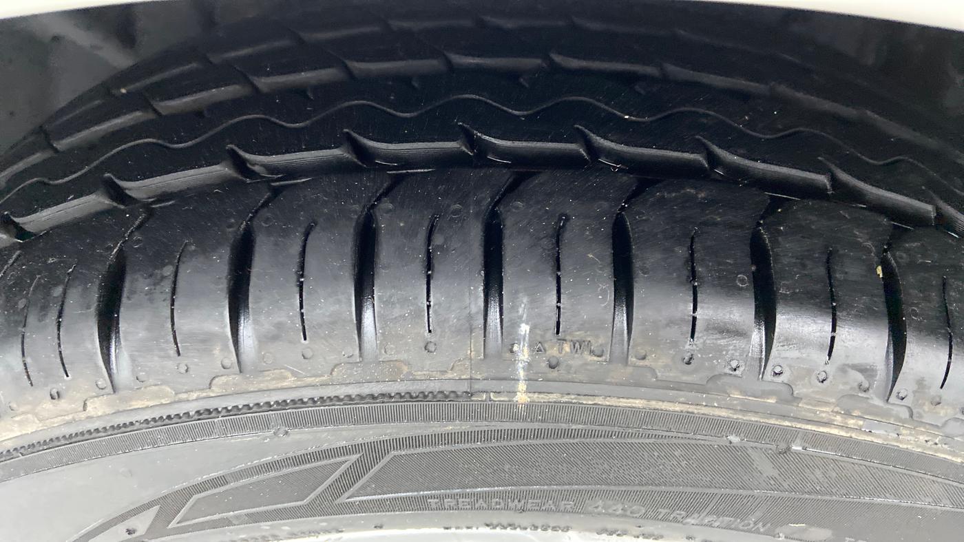 2014 Ford Ecosport 1.5 TITANIUMTDCI OPT, Diesel, Manual, 50,584 km, Left Front Tyre Tread
