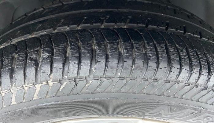 2014 Ford Ecosport 1.5 TITANIUMTDCI OPT, Diesel, Manual, 50,584 km, Right Front Tyre Tread