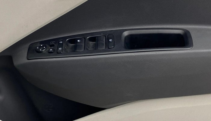 2020 Hyundai AURA SX PLUS 1.2 AMT, Petrol, Automatic, 34,109 km, Driver Side Door Panels Control