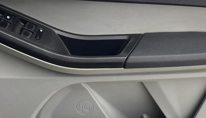 2023 Tata Tiago XTA PETROL, Petrol, Automatic, 29,437 km, Driver Side Door Panels Control