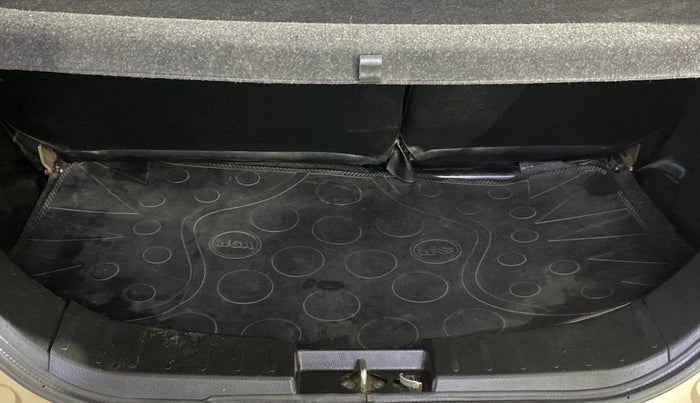 2014 Maruti Wagon R 1.0 VXI, Petrol, Manual, 30,795 km, Boot Inside