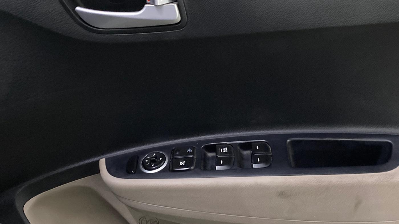 2016 Hyundai Xcent S 1.2, Petrol, Manual, 69,413 km, Driver Side Door Panels Control