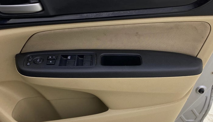 2019 Honda Amaze 1.2L I-VTEC V, Petrol, Manual, 1,30,757 km, Driver Side Door Panels Control