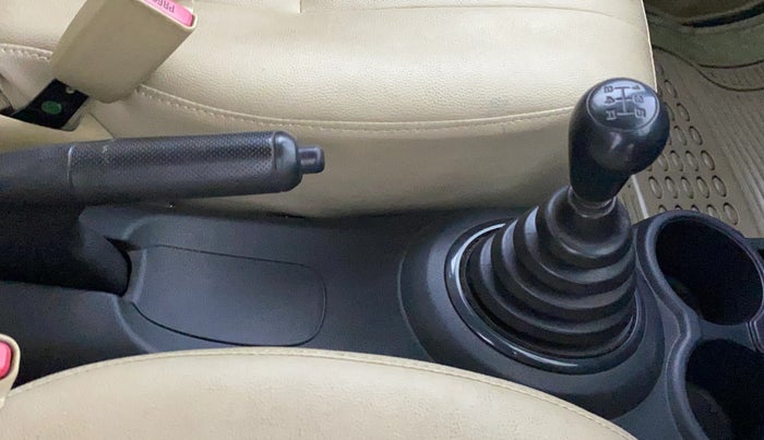 2014 Honda Amaze 1.2L I-VTEC EX, Petrol, Manual, 70,106 km, Gear Lever