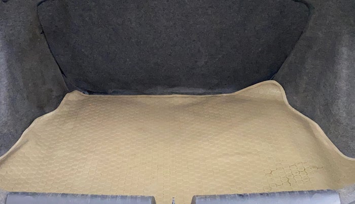 2014 Honda Amaze 1.2L I-VTEC EX, Petrol, Manual, 70,106 km, Boot Inside