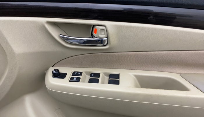 2016 Maruti Ciaz VXI+, Petrol, Manual, 53,901 km, Driver Side Door Panels Control