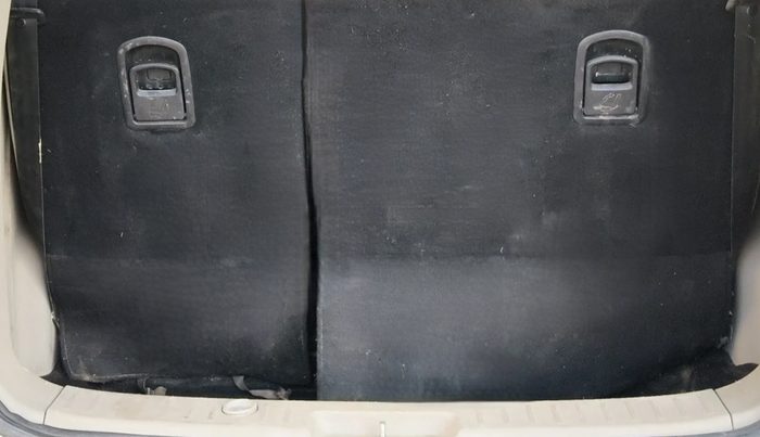 2019 Mahindra MARAZZO M8 7 STR, Diesel, Manual, 1,50,091 km, Boot Inside