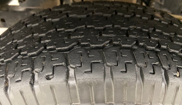 2019 Mahindra Thar CRDI 4x4 6str AC, Diesel, Manual, 34,107 km, Left Front Tyre Tread