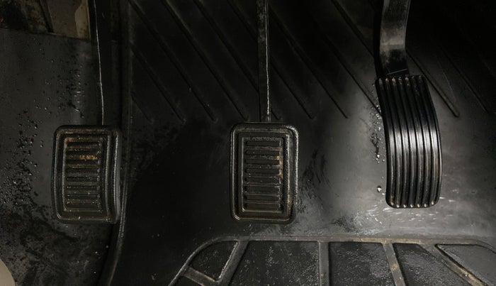 2019 Mahindra Thar CRDI 4x4 6str AC, Diesel, Manual, 34,107 km, Pedals