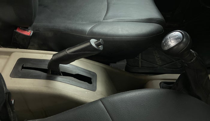 2019 Mahindra Thar CRDI 4x4 6str AC, Diesel, Manual, 34,107 km, Gear Lever