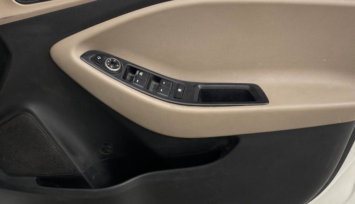 2015 Hyundai Elite i20 ASTA 1.2, Petrol, Manual, 82,017 km, Driver Side Door Panels Control