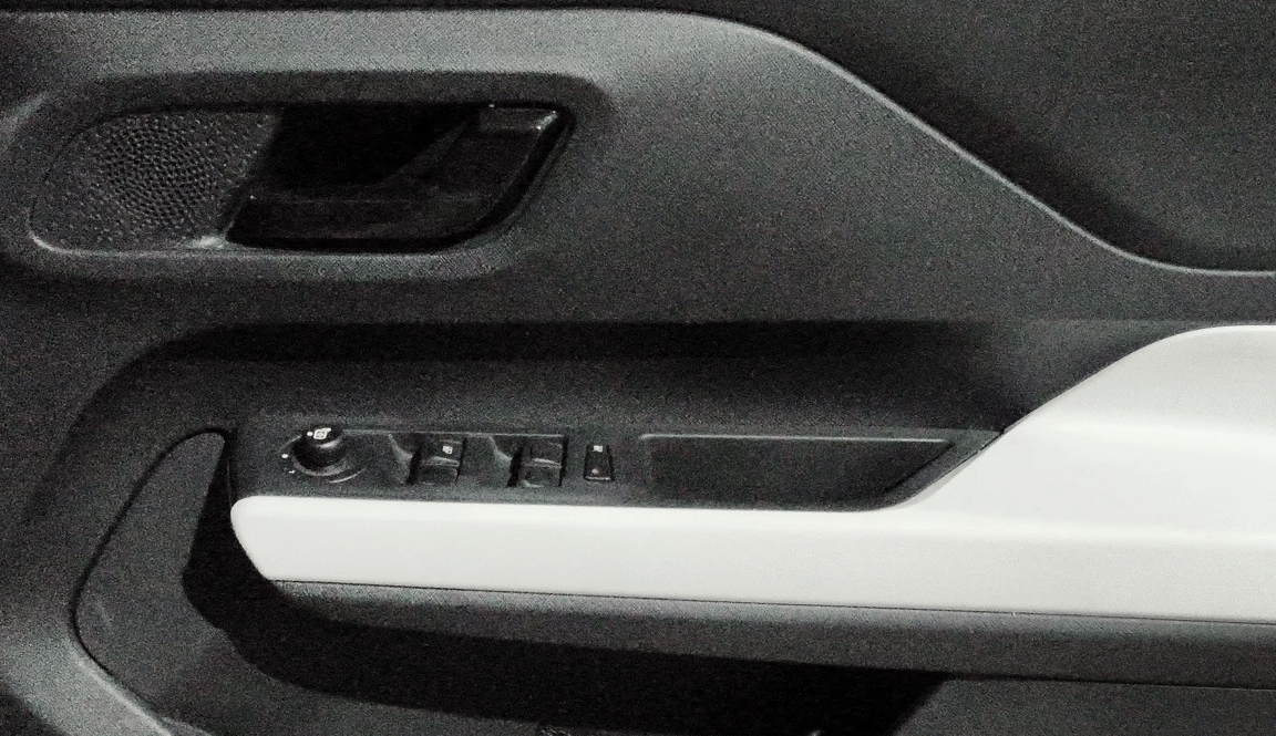 2024 Tata PUNCH ACCOMPLISHED AMT, Petrol, Automatic, 8,733 km, Driver Side Door Panels Control