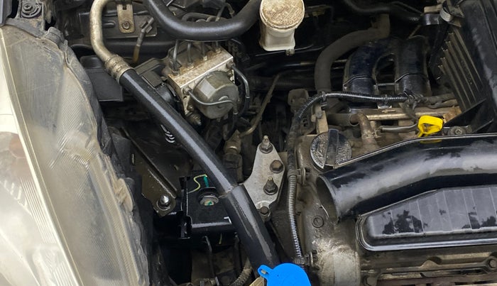 2015 Maruti Ertiga ZXI, Petrol, Manual, 1,09,310 km, Engine View - Right