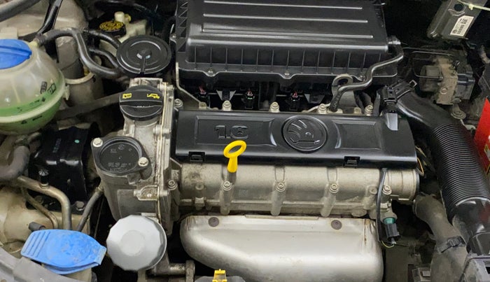 2014 Skoda Rapid 1.6 MPI AMBITION PLUS AT, Petrol, Automatic, 76,222 km, Engine View - Right