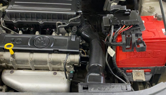 2014 Skoda Rapid 1.6 MPI AMBITION PLUS AT, Petrol, Automatic, 76,222 km, Engine View - Left