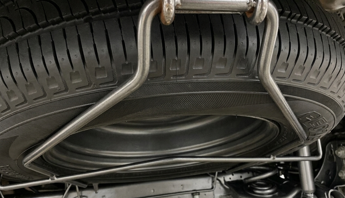 2015 Renault Duster RXE PETROL, Petrol, Manual, 64,306 km, Spare Tyre