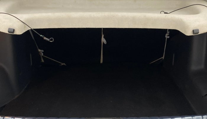 2015 Renault Duster RXE PETROL, Petrol, Manual, 64,306 km, Boot Inside