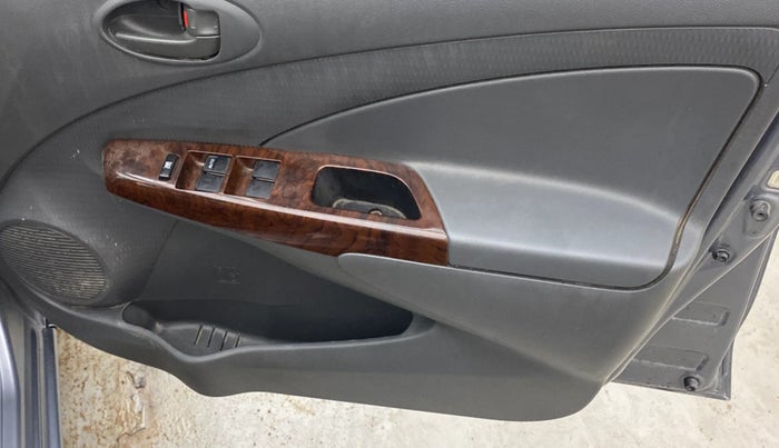 2013 Toyota Etios G, Petrol, Manual, 93,954 km, Driver Side Door Panels Control