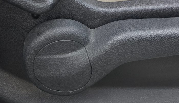 2023 Mahindra XUV700 AX 5 P AT 5 STR, Petrol, Automatic, 21,340 km, Driver Side Adjustment Panel