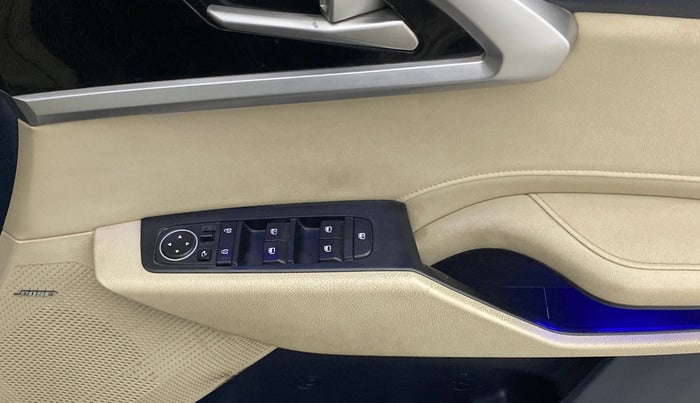 2022 KIA CARENS LUXURY PLUS 1.5 DIESEL AT 7 STR, Diesel, Automatic, 83,166 km, Driver Side Door Panels Control